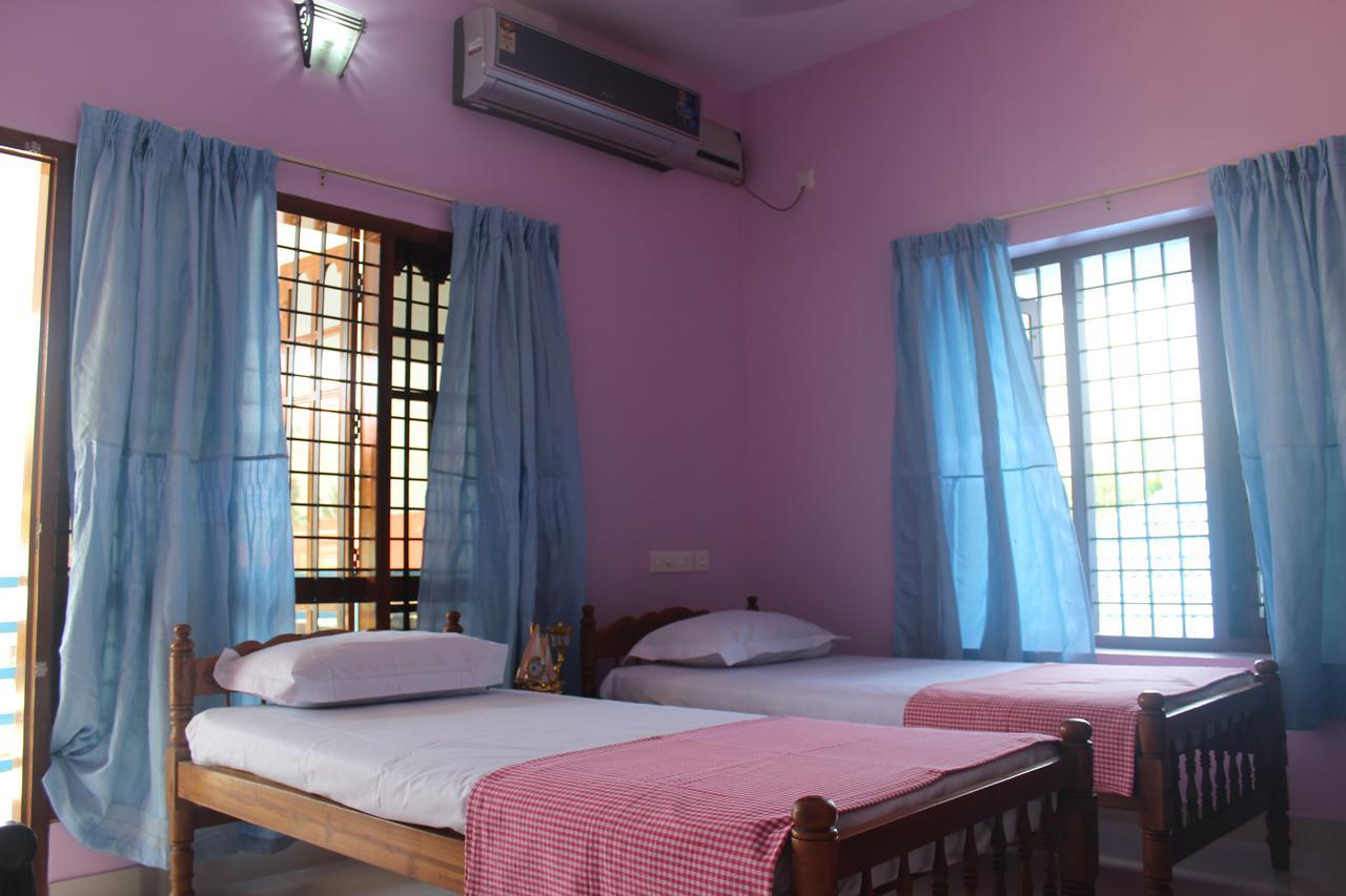 טריואנדרום Puthenchirayil Homestay מראה חיצוני תמונה